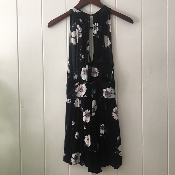 Kendall & Kylie Black Floral Open Back Romper - Picture 7 of 8